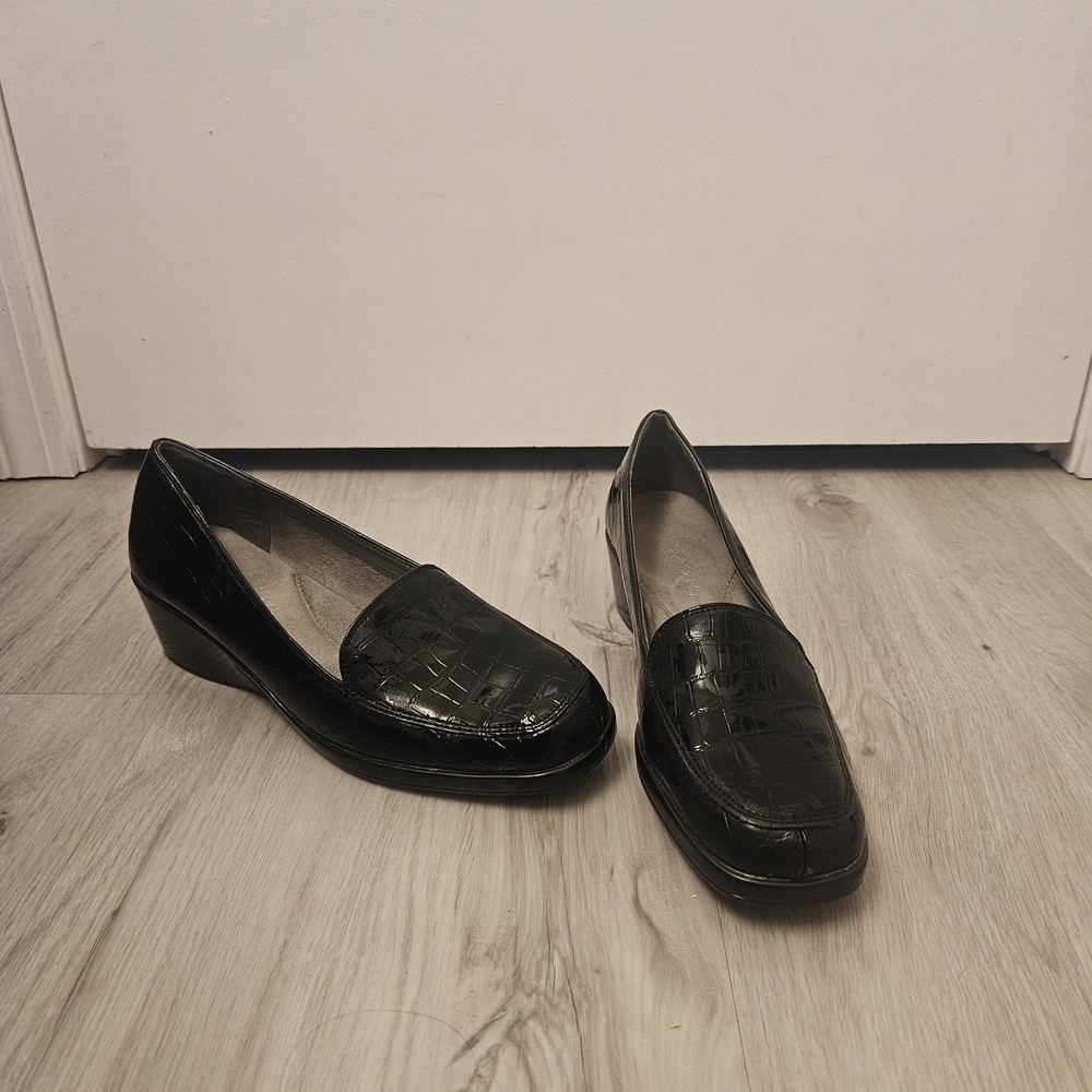 Aerosoles Black Leather Tart Wedge Heel Loafers 9.5 Brand New